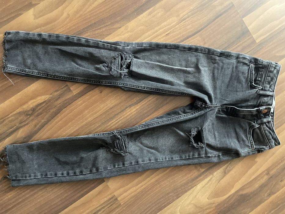 Джинси стильні, рвані на 10 років