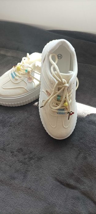 Sneakersy damskie na platformie, bananowe, 36.