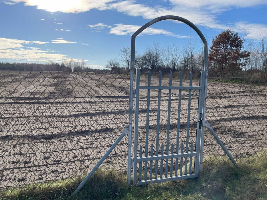 Działka budowlana (WZ, przygotowany grunt, miasto Jastrząb k. Radomia)