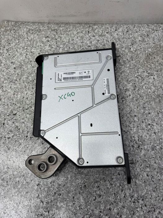 wzmacniacz audio volvo xc40 2017-2024 32359256