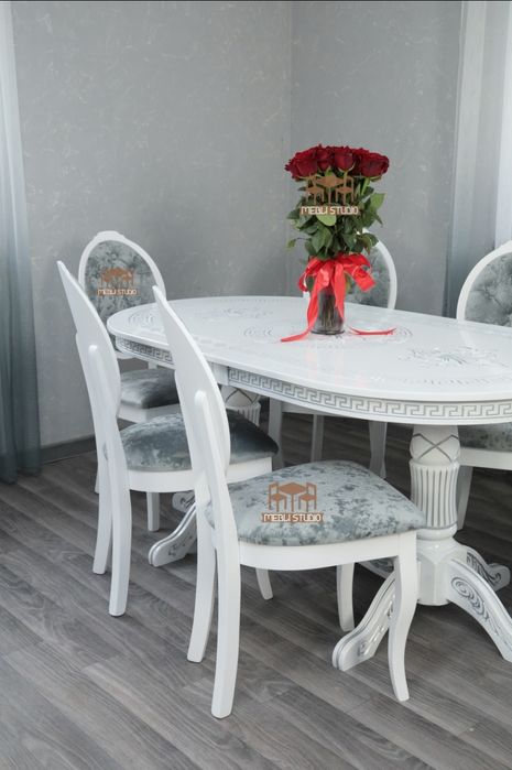 Стіл та стільці для кухні або вітальні/ меблі в стилі бароко/вишукані