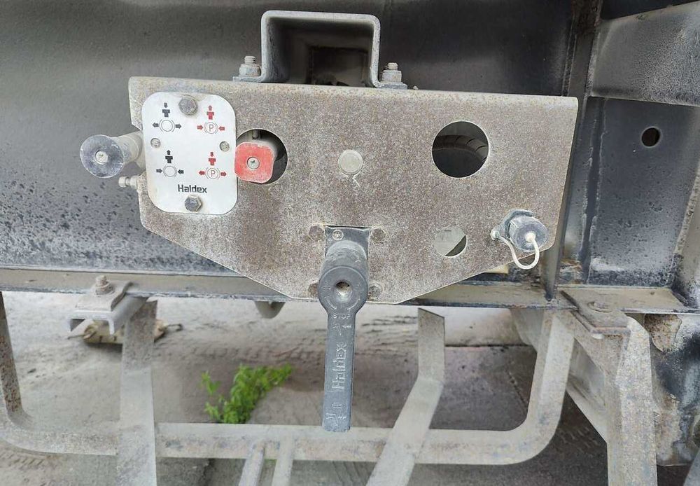 Самоскид напівпричіп Wielton 34м3 Свіжий