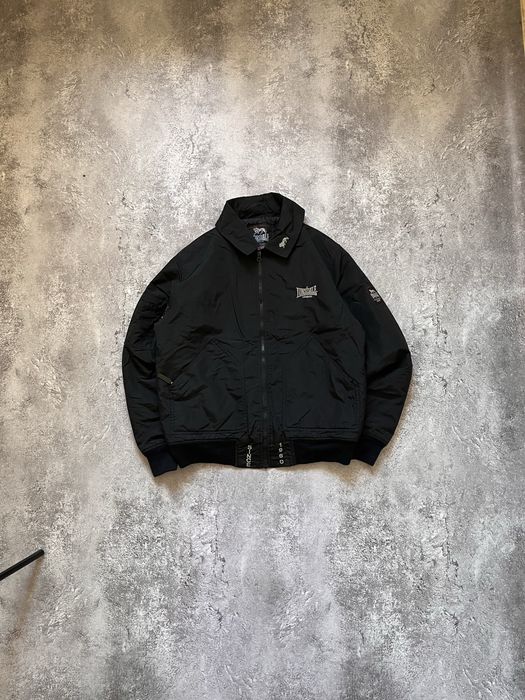 Чорний Нейлоновий Бомбер від Lonsdale Casual