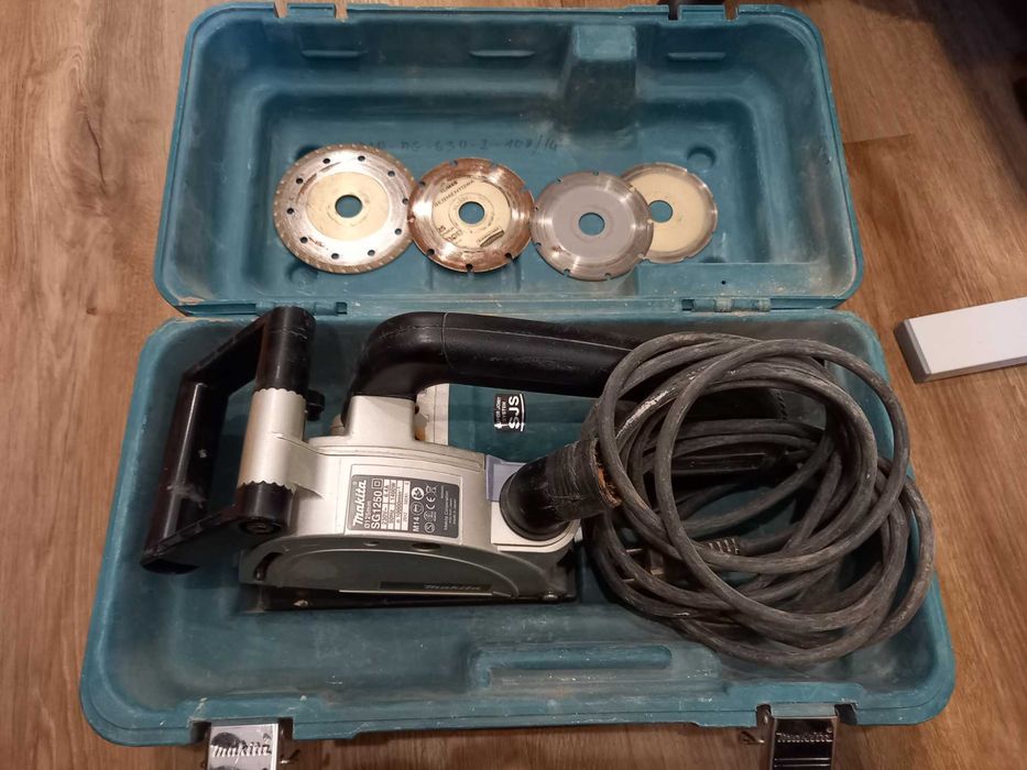 Bruzdownica makita sg1250