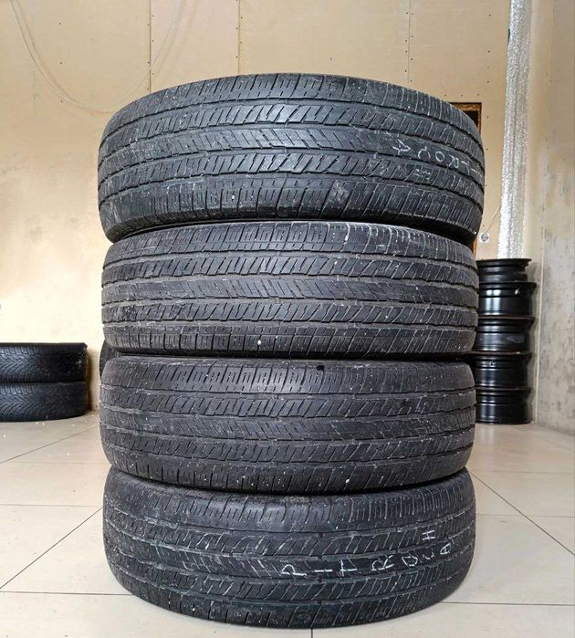 Комплект шин б/у 255/70R18 113T Bridgestone Dueler H/T