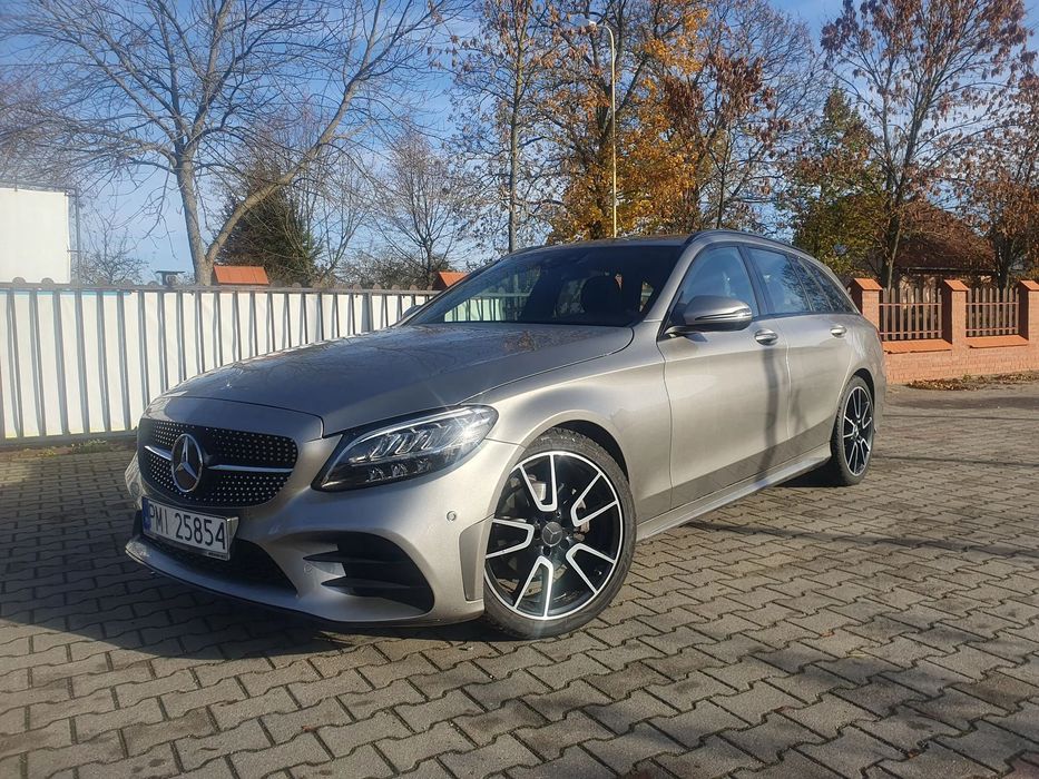 Mercedes-Benz Klasa C C Klasa W 205 AMG Line Full Ledd Navi stan bdb zarejestrowany..