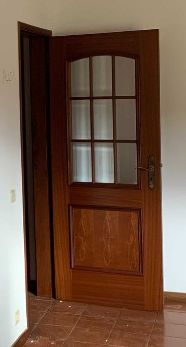 Portas interiores com vidro e almofadas + guarnições | várias medidas | bom estado