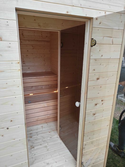 sauna sucha fińska | ogrodowa, z przedsionkiem, domkiem narzędziowym