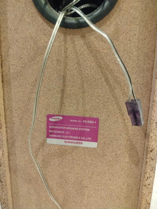 Conjunto de Colunas Samsung (Subwoofer PS-EW2 + 2 Satélites PS-ES2)