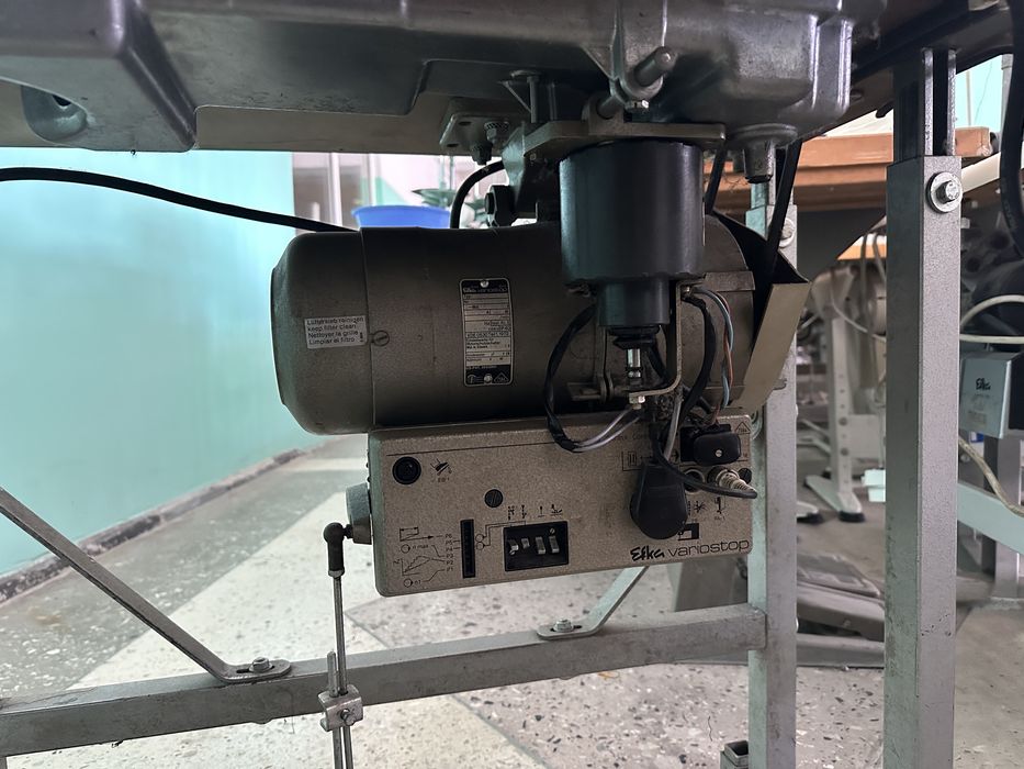 Одноголкова машинка Juki DDL - 555-4, прямострочка Juki