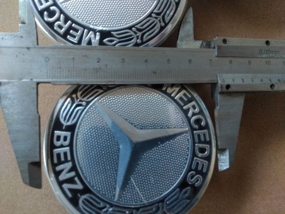 Nowe kapsle, dekielki, zaślepki 75/70 mm Mercedes.
