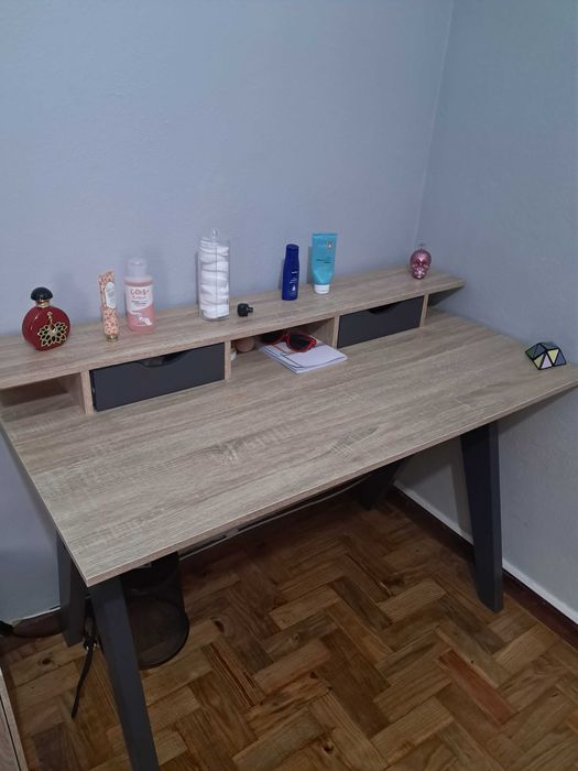 Secretária para estudantes