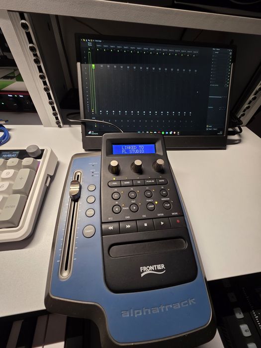 Kontroler DAW Alphatrack Frontier