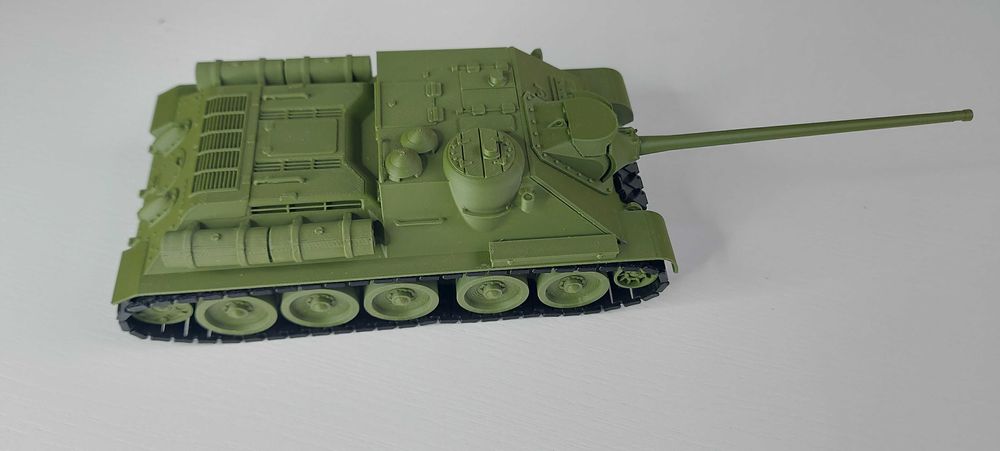 Model czołgu SU-100