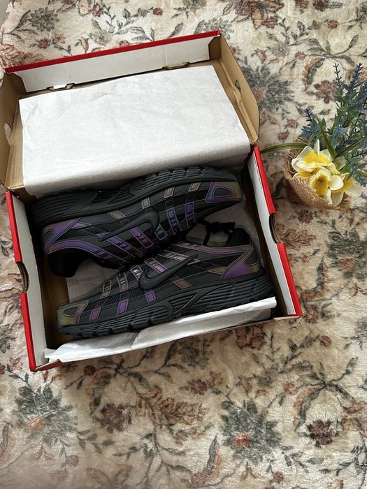 Nike P-6000 – czarne z fioletowymi detalami