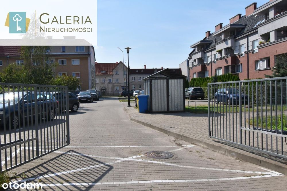 Nowsze budownictwo, ogródek, miejsce postojowe