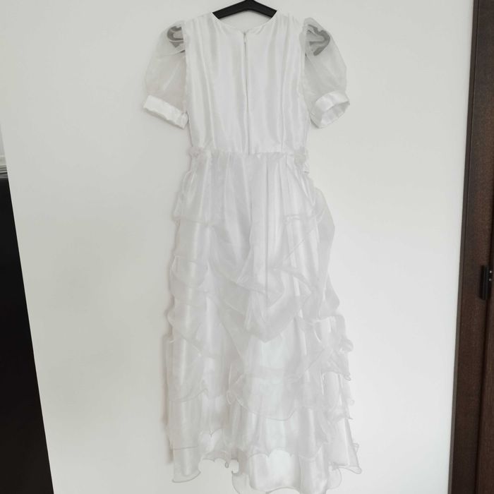 Elegancka  suknia komunijna falbany 140