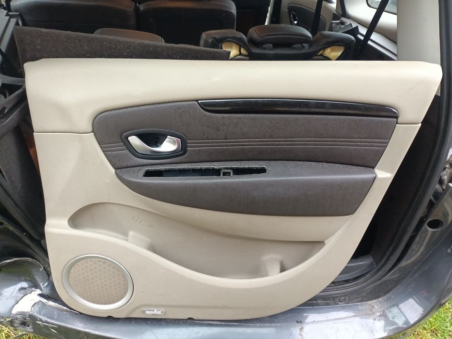 Fotele Renault Grand Scenic 3 komplet foteli boczki tapicerka brązowe