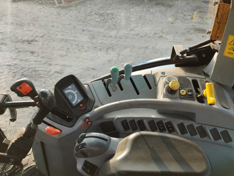 Ciągnik New Holland T6010