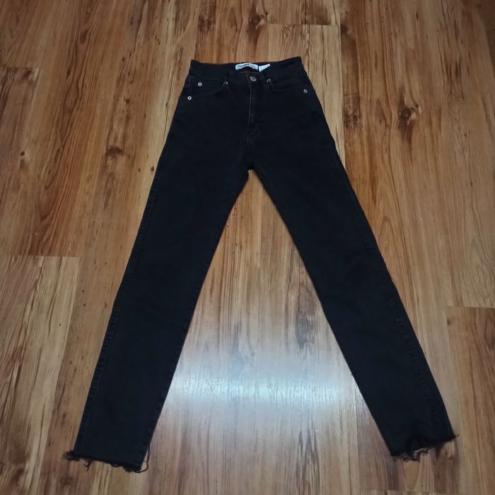 Spodnie dżinsowe. Czarne.  Pull&Bear