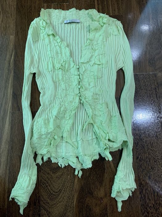 Roupa de marca. Roccobarocco. Trussardi. Just cavalli. Angelo marani. Moscchino. Entre outras. Calcas e partes de cima.