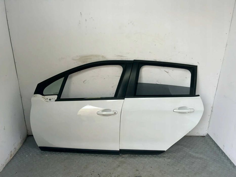 Бампер передній Peugeot 2008 та інші моделі Пежо розборка шрот