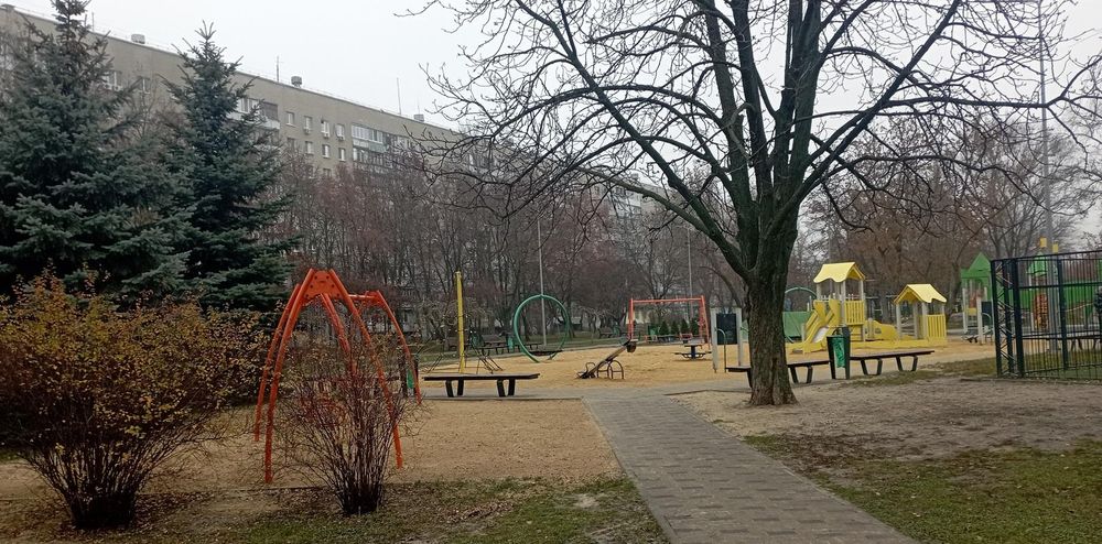 Частина будинку з гаражем на Павлівці