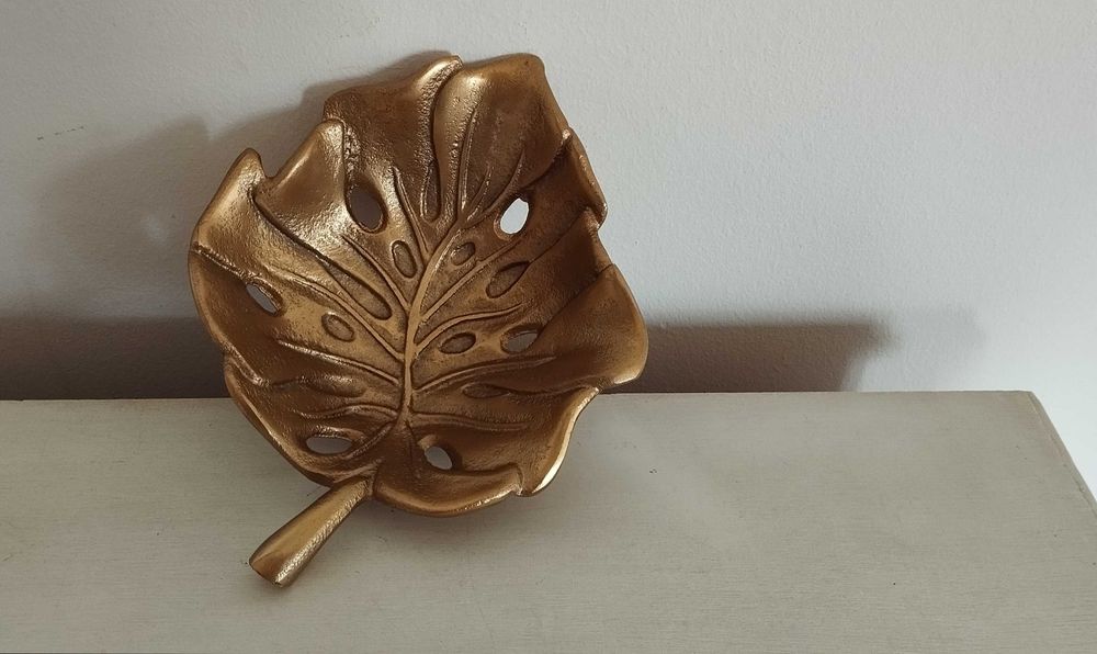 Taça decorativa pequena metal dourado velho
