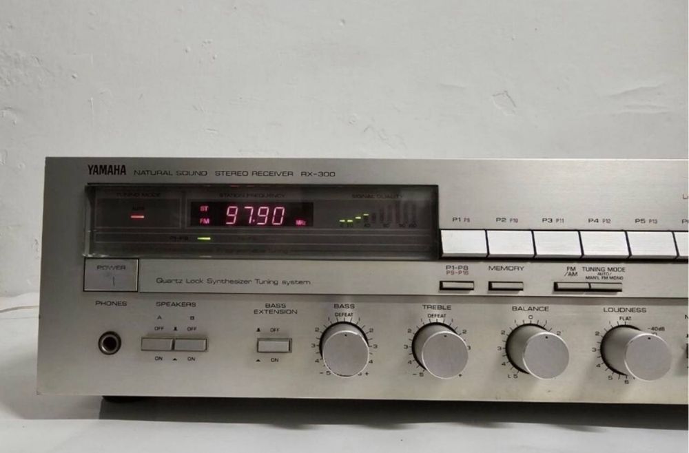 Amplituner Yamaha R-300. Made in Japan