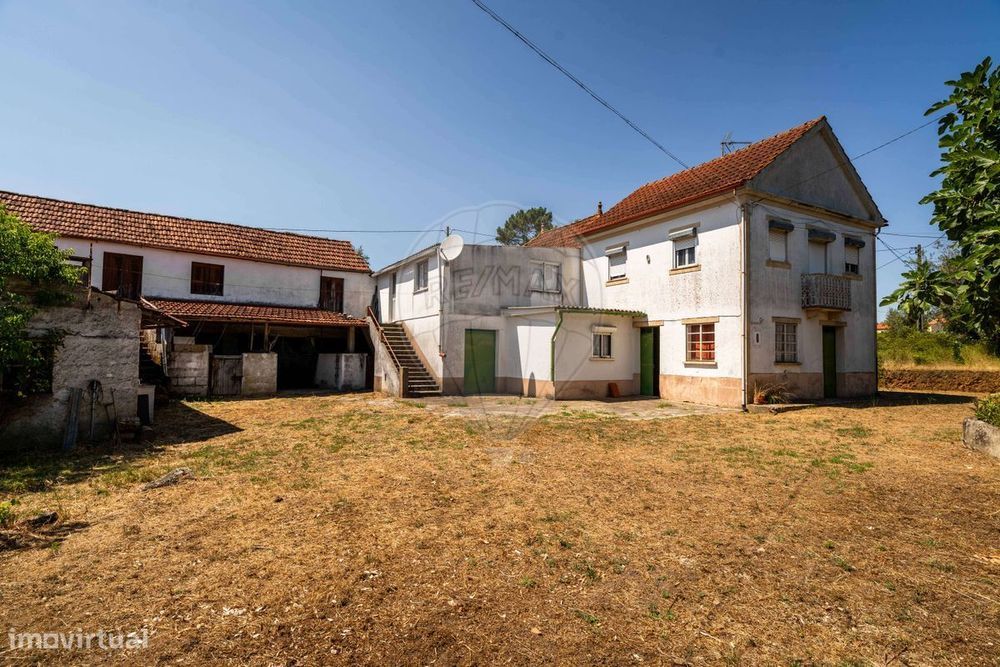 Moradia T5 para venda