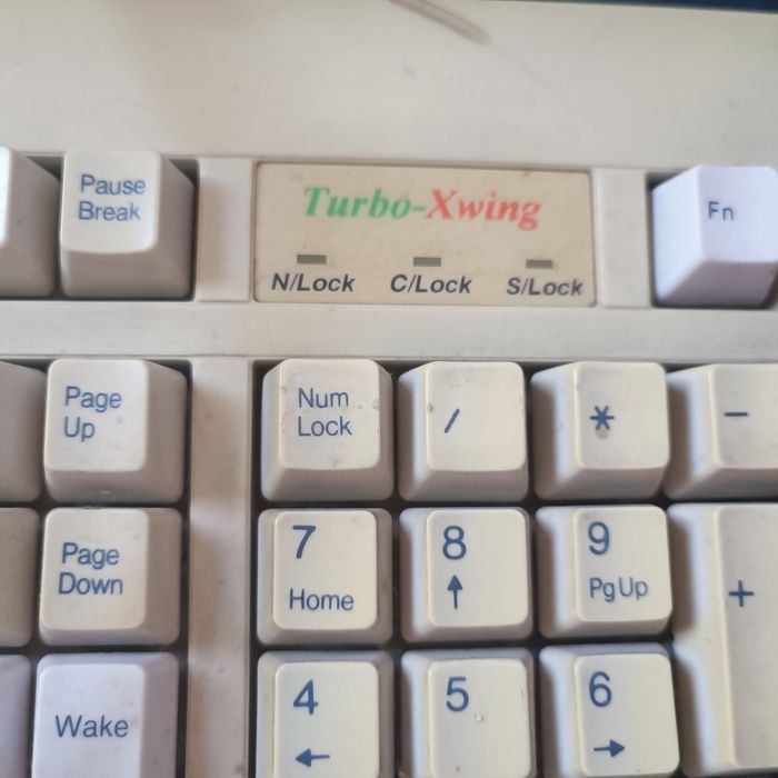 Teclado para computador - A FUNCIONAR