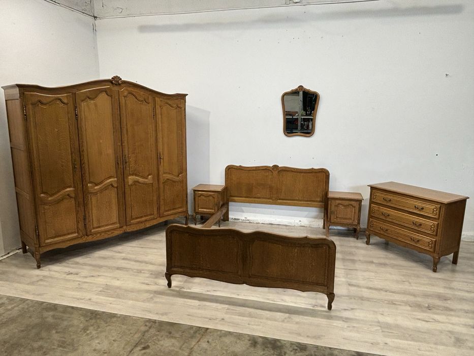 Klasyczny komplet mebli do sypialni w stylu ludwikowskim