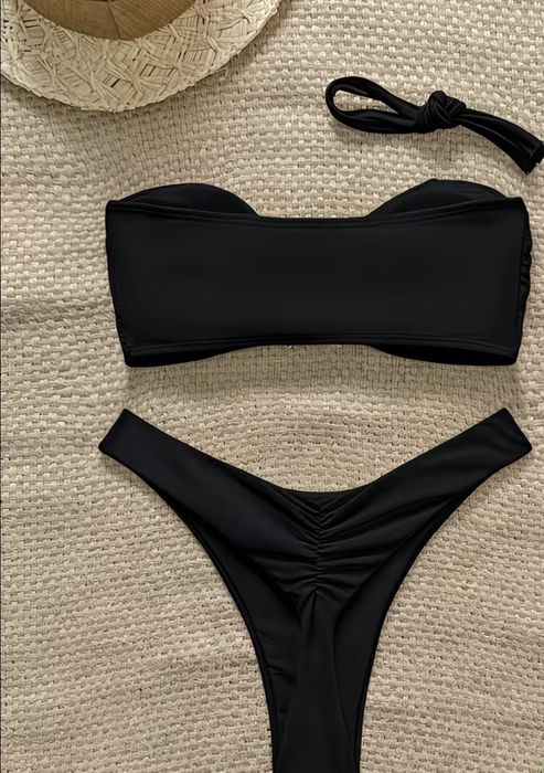 Nowe bikini  karolajna r M