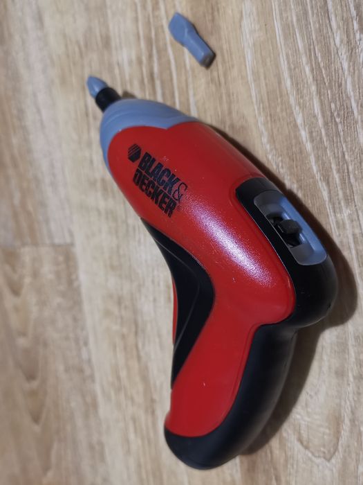 Zestaw majsterkowicza, skrzynia, stół roboczy