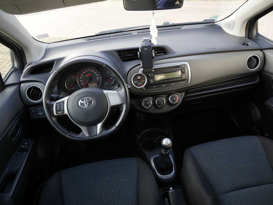 Toyota Yaris 1.4 D * SALON POLSKA * KLIMA 2 komplety opon