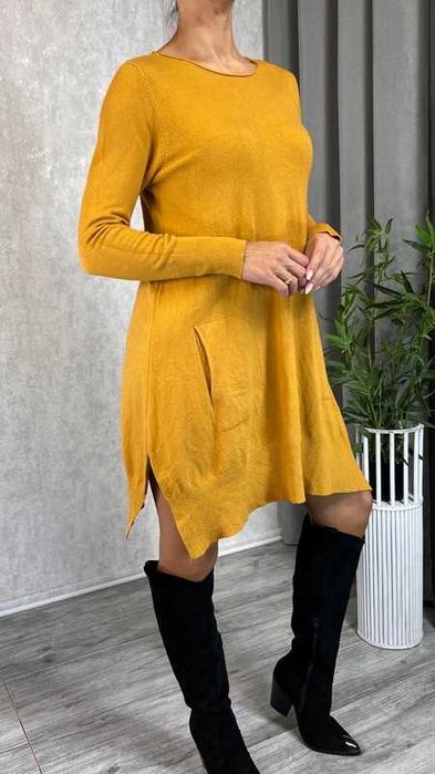 Sweter tunika musztardowy z kieszeniami i długim rękawem rozmiar 40