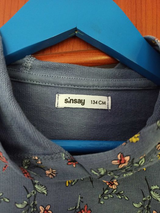 Спортивний костюм для дівчинки. Зріст 134см.