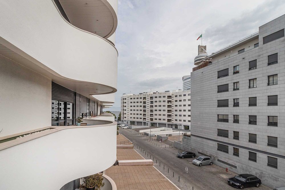 Apartamento T2 c/ box e arrecadação - Parque das Nações, Lisboa