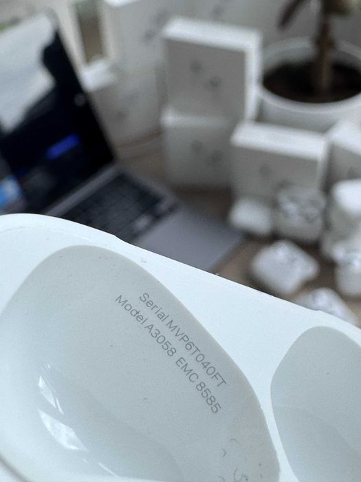 Магазин б/у Кейс AirPods 4 A3058 A3050 A3053 Оригинал
