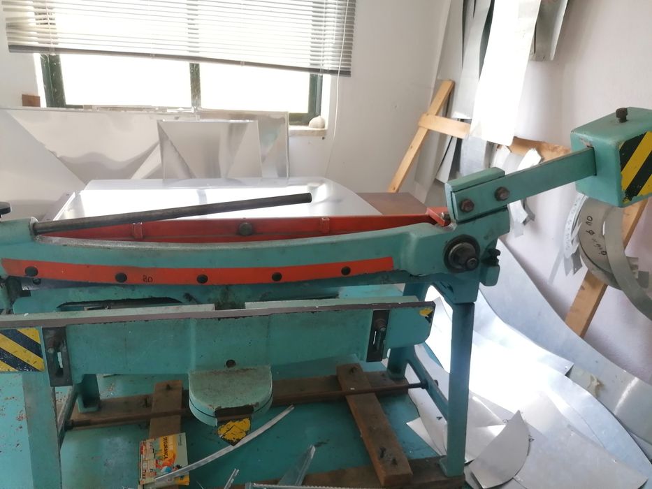 Guilhotina bacalhoeira com faca de corte