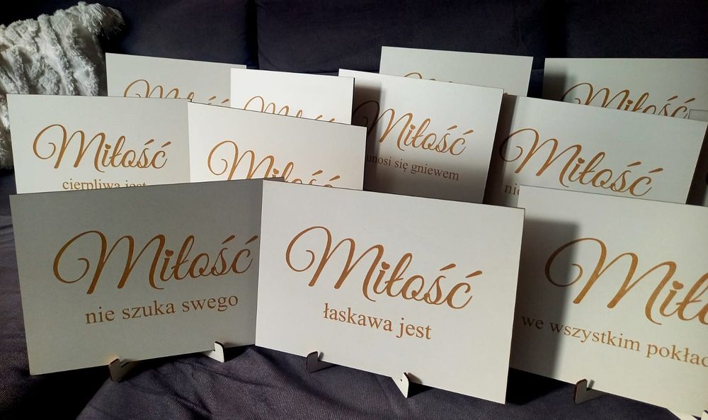 Dekoracja ślubna- tabliczki Hymn o Miłości.