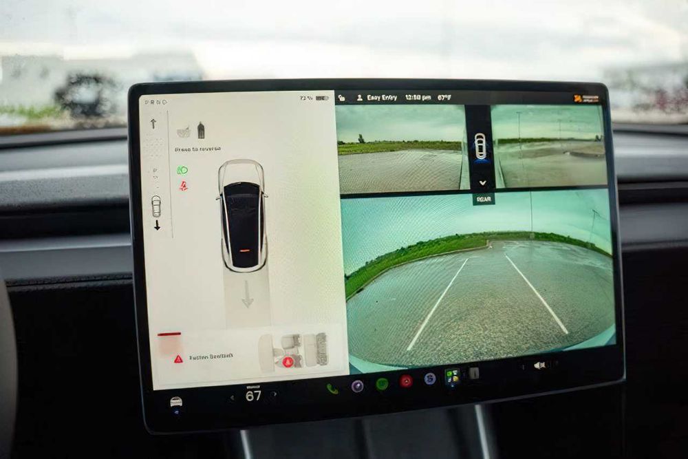 Tesla Model Y Long Range      2026