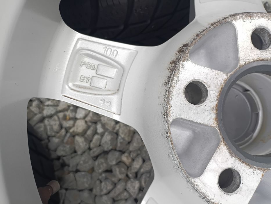Felgi 16 SUBARU 5x100 z oponami.