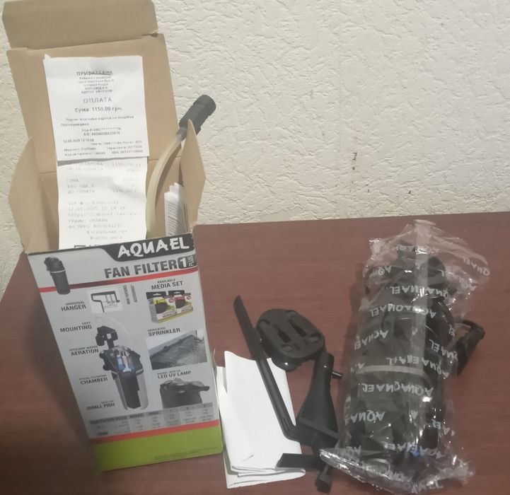 Термометр і фільтр для акваріума