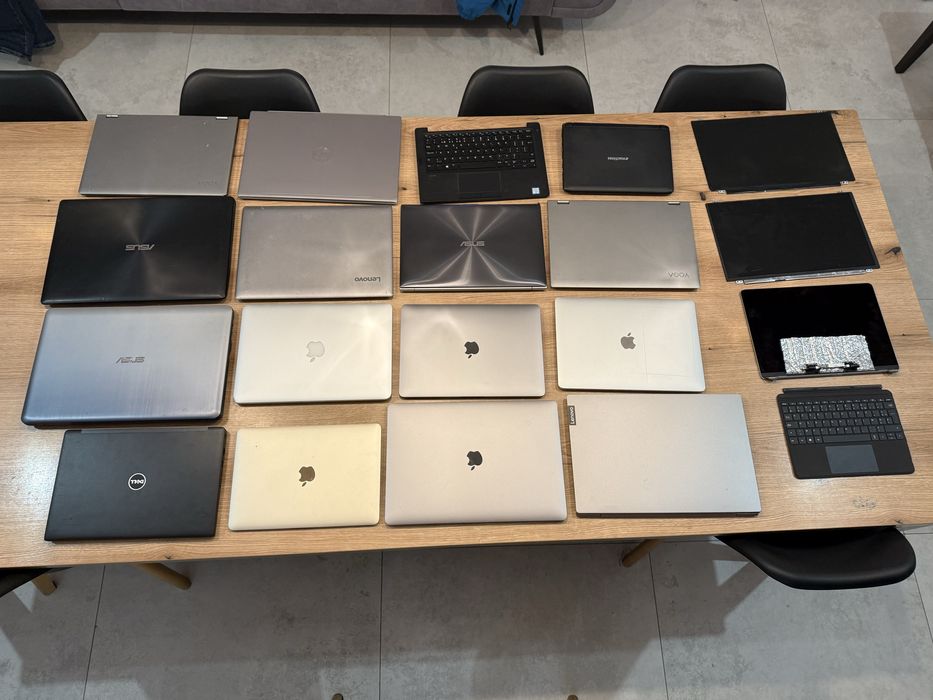 Laptopy Apple i inne