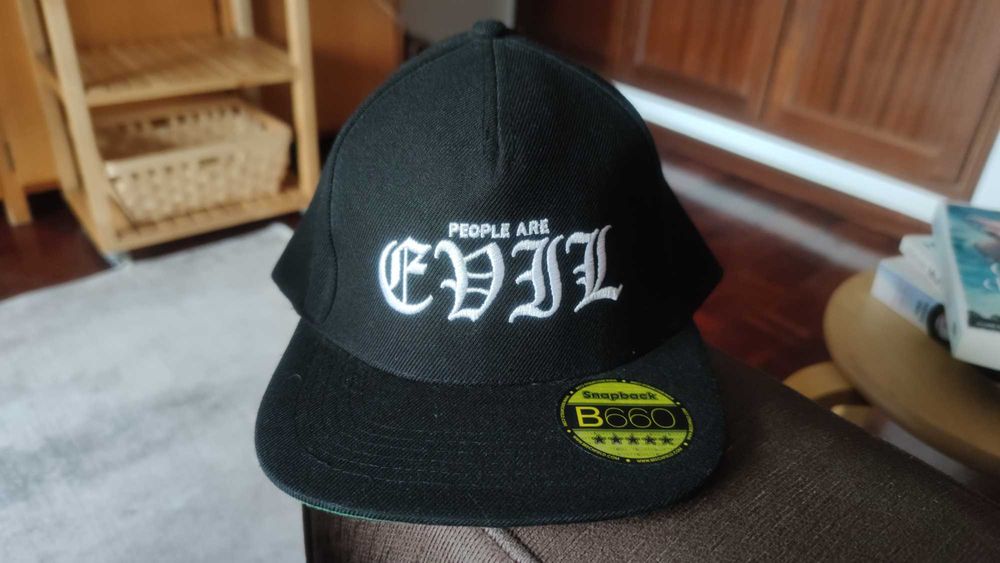 Boné Frightmare "People are Evil"