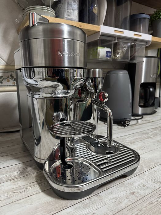 Máquina de Café Vertuo Creatista