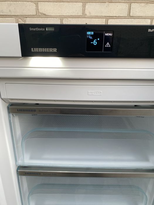 Морозильна камера Liebherr GNP3255 BluPerformance