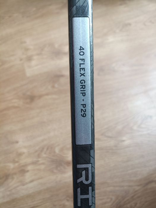 Kij do hokeja NOWY CCM Ribcor Trigger 8 40 Grip 29R