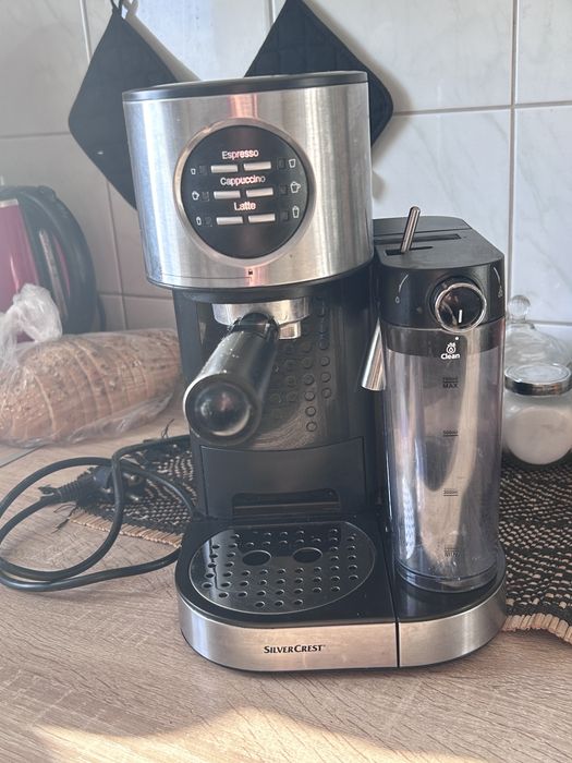 Ekspres do kawy ze spieniaczem mleka